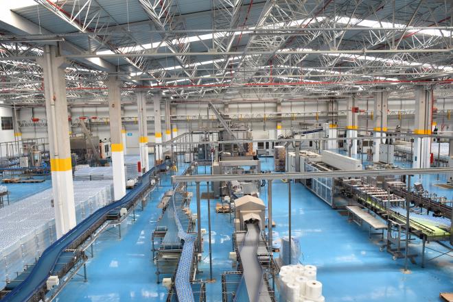 Bursasu yaknda cepte<br>  Tketicilerin ihtiyalar dorultusunda mobil iletiim alannda hizmet vermek zere hepsiburada.com?un bir kuruluu olan hepsi express ile anlama saladklarn da vurgulayan Bakan Akta, ?15 Ekimden itibaren mobil olarak tketicilerimizin istedikleri her yerde cep telefonundan sipari vermesine olanak saland. hracat anlamnda yeni pazar araymz srdryoruz. Bu anlamda Birleik Arap Emirlikleri ile getiimiz gnlerde imzaladmz szleme erevesinde Bursasu, medrar markas ile krfez lkelerinde satlmaya balanacak. Yine Almanya merkezli olarak Avrupa?da rnlerimiz satlyor. Btn bu almalarmzla lke ekonomisine katk koyarken yarattmz deeri, dier lkelere tayarak Bursa?y ve Bursasu?yu dnya markas haline getirmeye alyoruz? diye konutu.