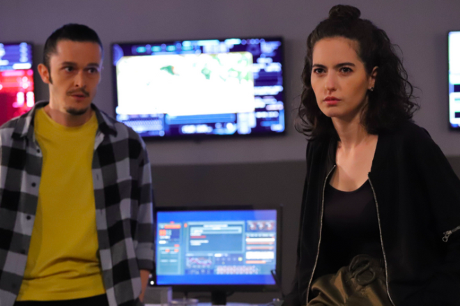 Heyecann her geen hafta giderek trmand Yarg dizisinin byle giderse Tekilat' yerinden edecei ve reyting listesinde tm kategorilerde birincilii alaca kanlmaz son gibi duruyor