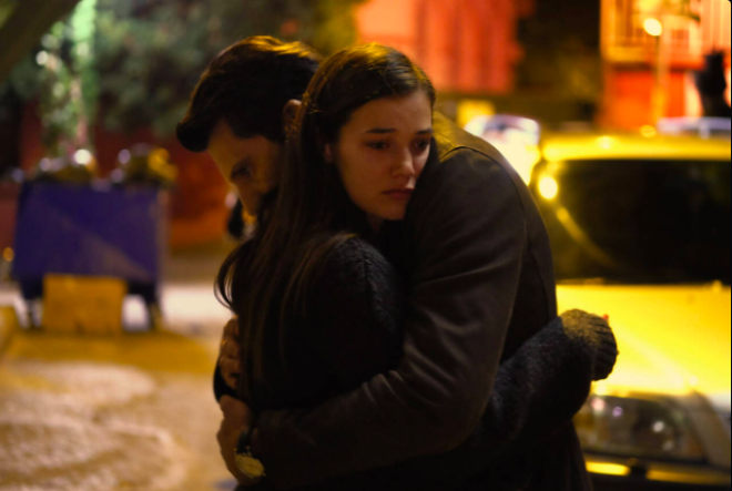 Daha 3 blm yaynlanan Yarg dizisi yaynland gn sosyal medyann da gndemi olmay baaryor. Pazar akamn tm kategorilerde ikinci srada tamamlayan Yarg, artk TRT1?in ok sevilen Tekilat dizisine en byk rakibi.