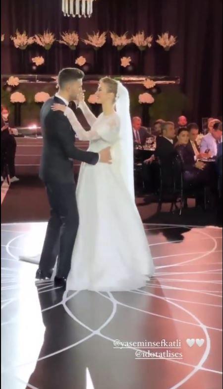 550 kiinin davetli olduu dne, Demet Akaln-Okan Kurt, Mehmet Ali Erbil, Volkan-Zeynep Sever Demirel iftlerinin yan sra Selin Cierci, layda Akdoan, Gamze Erel gibi birbirinden nl isimler katld.