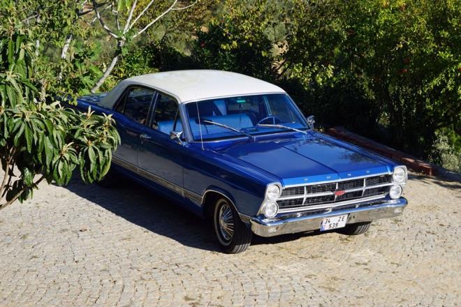 "MANEV DEER OK YKSEK"    Aracnn kendisi iin ok kymetli olduunu vurgulayan Mandev, "Deien aksamlarn bile Amerika'dan orijinallerini getirttim. Dolaysyla bakm ileri uzun sryor. Eski bir arkadam gibi, hatralarmn olduu bu arabay yanmdan ayrmyorum. Benim iin manevi deeri ok yksek" diye konutu.