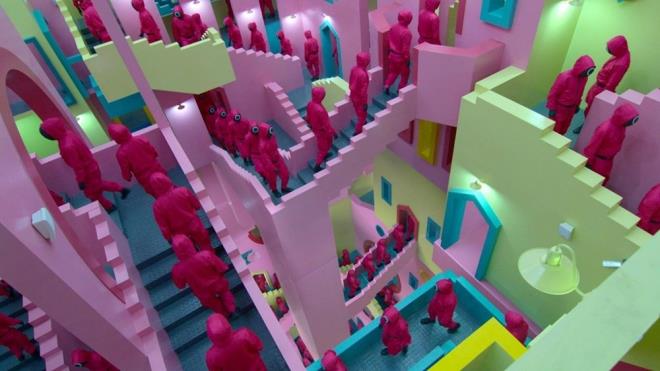 Nam, "T�pk� K-Pop'�n 2010'larda YouTube arac�l���yla d�nya �ap�nda pop�lerlik kazanmas� gibi, online yay�nc�l�k platformlar�n Kore yap�mlar�n�n k�resel olarak yay�lmas� i�in bir kanal olaca��n� d���n�yorum" dedi. Nam, etkinli�in Kore k�lt�r�n� ve Korelilerin �ocukluk oyunlar�n� d�nyaya tan�tmak i�in d�zenlendi�ini de s�zlerine ekledi.