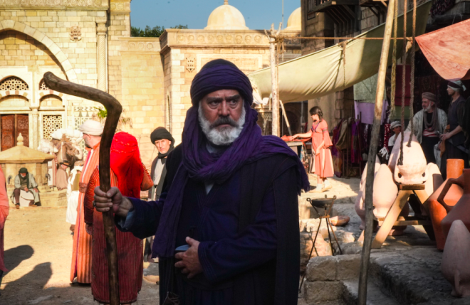 Dizide ilk yap�lan de�i�iklik senaryo oldu. Dizide deniz sahneleri, diyaloglar ve hikayenin ilerleyi�i izleyici taraf�ndan yava� bulunuyordu. Bu nedenle dizinin senaryosu el de�i�tirdi. Serdar �z�nalan ile Hakan Erimez dizinin yeni b�l�mlerinin senaryosunu yazacak.