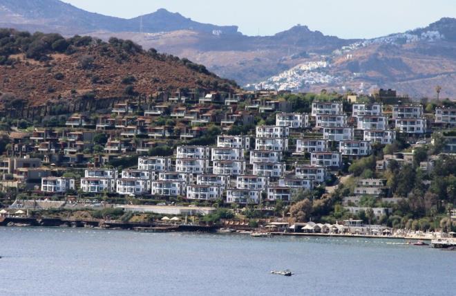 Aras, son dnemlerde kiralardaki artn ister istemez ilede hizmet veren memurlar, iileri ve esnaf muzdarip ettiini belirtti.