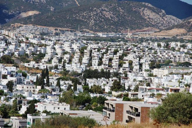 Bakan Aras, ''Bu insanlar oturacak ev bulamazlarsa kiray deyemezlerse o zaman Bodrum?da almak istemeyeceklerdir'' diye konutu.