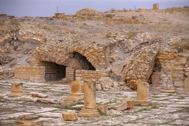 Hidra Ulusal Miras Enstits Temsilcisi Adil Seadi de antik kentte yaplan arkeolojik kazlara ilikin bilgi verdi.