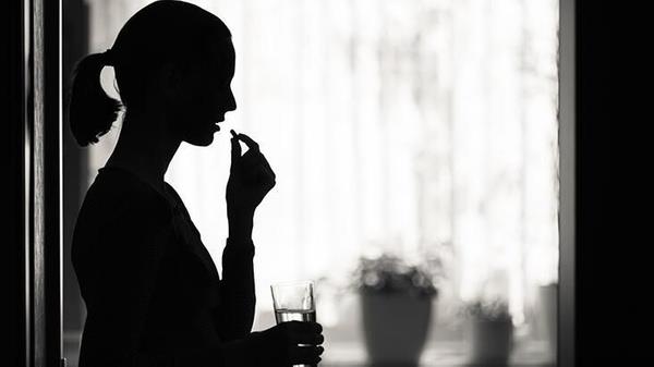 Getiimiz gnlerde ABD'li uzmanlar, kalp krizi ya da fel riski bulunan 60 ya ve zeri hastalara dk doz aspirin verilmemesi konusunda uyarda bulundu. Sebebi, aspirinin 60 ya ve zerinde dk dozda bile yaam tehdit eden sindirim sistemi kanamalar ve lsere yol aabilmesi.