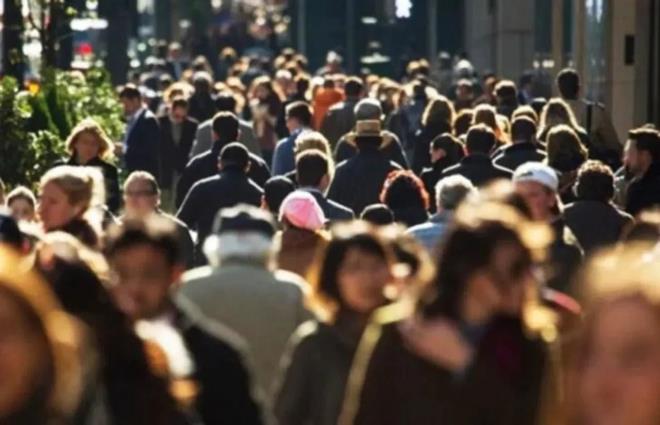 Zeka Testi Merkezi, internetteki adresinde uygulad IQ testinde kullanclarn beyanna gre bulunduu kent ve cinsiyetlerini sorarak bir puana ulayor.    nternette 30 dakikalk sre iinde verilen cevaplara gre alnan puanlarla, katlmclarn illere gre de sralamas belirleniyor.    276 bin 565 kiiden toplanan verilere gre Trkiye?nin IQ ortalamas en yksek 20 kenti belirlendi.