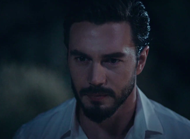 Yapmn NTC Medya?nn, yapmcln Mehmet Yiit Alp'in stlendii Elkz?nn, ynetmen koltuunda Feride Kaytan otururken, dizinin senaryosunu Hilal Yldz kaleme alyor.