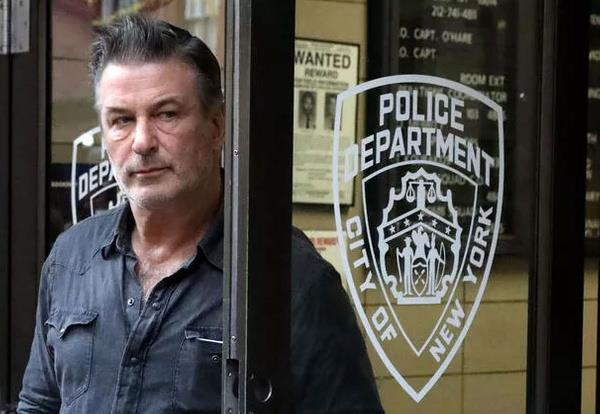 Ancak polis soruturmann devam ettiini ve olayn tm ynleriyle incelendiini aklad. Yaanan olay sonras yapm irketi film ekimi ilemlerinin askya alndn duyurdu.