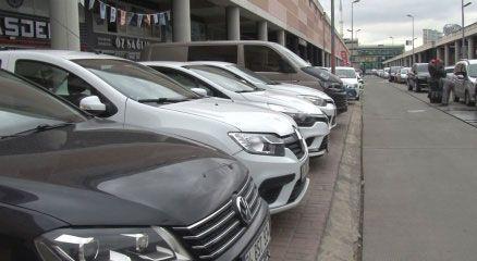 VW Passat 4 bin 550 satla eyll aynn en ok satlan modeli olurken, bunu 3 bin 984 adetle Renault Clio, 3 bin 698 adetle Renault Megane, 3 bin 19 adetle Ford Focus, 2 bin 868 adetle Opel Astra, 2 bin 558 adetle Fiat Egea, 2 bin 443 adetle VW Golf, 2 bin 405 adetle Toyota Corolla, 2 bin 305 adetle BMW 3 Serisi ve 2 bin 205 adetle VW Polo izledi. Bu 10 model toplam binek satlarnn yzde 32 sini oluturdu.