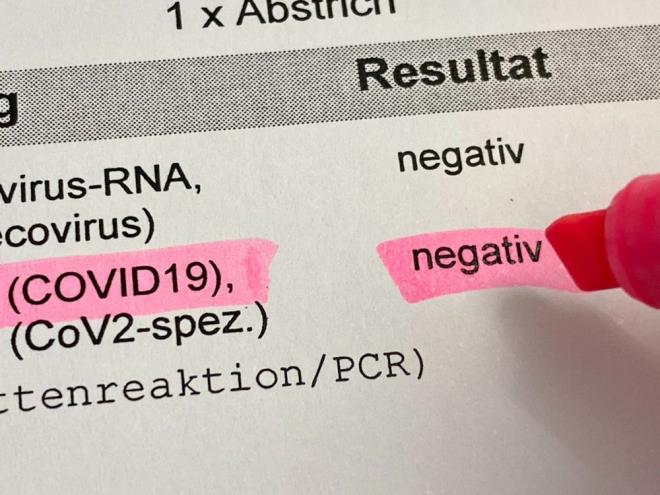 SPER GRPTEN NASIL KORUNABLRSNZ?    Bilim insanlar, karantina dnda, sper gribe yakalanmamak iin yaplabilecek ok fazla bir ey olmadn aklad. Eer,  hasta olacak kadar ansszsanz, ou vaka ar kesici ve dinlenme kombinasyonu ile tedavi edilebilir. Scak bir iecek ksr hafifletmeye yardmc olurken, kas ars, boaz ars ve ba arsn hafifletmek iin doktorunuzun tavsiye ettii ilalar alabilirsiniz.