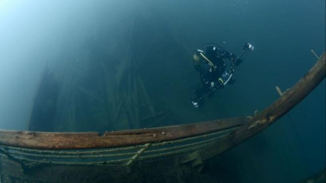 Van Bykehir Belediyesi'nin destei ile 4 gnlk almay sonlandrdklarn kaydeden Akku "lkemizin su alt ile ilgili tek dernei olan Su Alt Fotoraflar ve Filmciler Dernei Bakan ve ekibiyle Van Gl?ndeki su alt gzelliklerini grntlediler. Bunlarn her biri gelecee atlm birer tohum. Van Gl?nn ekonomiye katks balklk ve tamaclkla n planda? dedi.