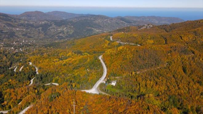 Kastamonu ve Bartn arasnda kalan ve her mevsim ilgi eken Kre Dalar, sonbahar renkleriyle grenleri bylyor.