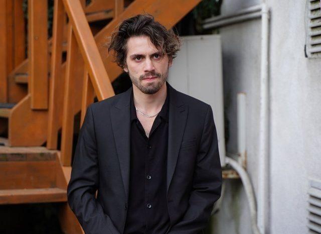 Taro Emir, ''Sence insanlar sana baktklarnda hakknda ne dnyorlar?'' sorusuna ilgin bir yant verdi.