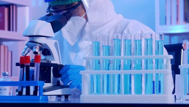 Konuya ilikin aklama yapan California eyaleti Marin ilesi halk sal efi Dr. Matt Willis, a ile korunan kiilerin daha az hastalandn ve ciddi hastalklara yakalanma olaslklarnn olduka dk olduunu syledi. Halihazrda Covid-19 ile enfekte olmu alanmam kiilerde antikorlarn miktarnn ve kalitesinin llmesinin zor olduuna dikkat ekti.