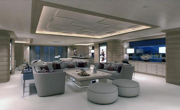 zerinde iki helikopter pisti ile bir helikopter bulunan yattan kan lks bir srat botu, Bodrum aklarna hareket etti. Havuz, jakuzi, spa, spor salonu, su sporlar ve sinema imkan bulunan yatta, biri ana sit, 10'u VIP olmak zere 11 kabinde 22 misafir arlanabiliyor.    Yat nceki gnlerde Gkova Krfezi'ndeki Akbk Koyu bata olmak zere farkl koylara demirlemiti.