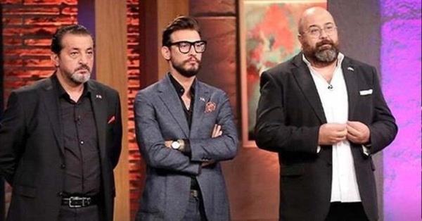 Yerel rnlerle alakal almalar yaptklarn syleyerek szlerine balayan ef Mehmet Yalnkaya, "lkemizin yerel rnlerini bir araya getirerek imza yemeklerini yapyoruz. Deniz mahsullerine yllardr ilgim var, deniz mahsullerinin de kullanld yemekler yapyoruz. Kuzu-karides yapyoruz, bizim insanmzn iin farkllklara alkn deil derler fakat hite yle deil. Eskiden yaptmz tatllar yeniden yorumluyoruz, tatllarn iindeki malzemeleri bozmadan farkllatryoruz. mza yemekler dnda, standart bir restoranda olmas gereken yemekleri de yapyoruz. mza yemekleri Trk mutfann tantm asndan nem tayor" dedi.