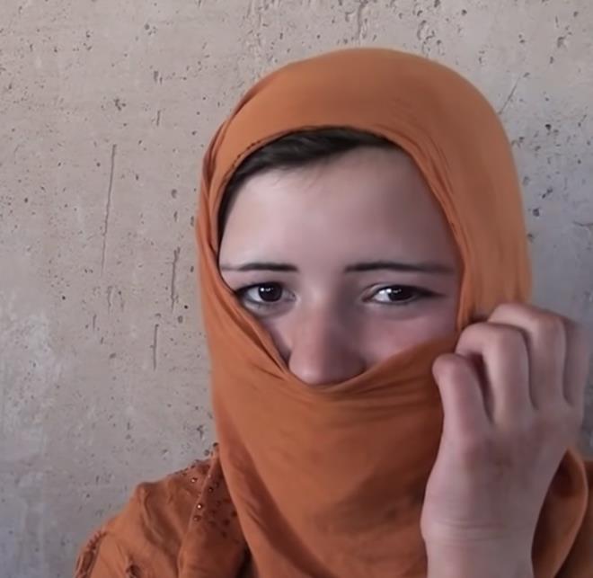 Anne Afroz, 9 yandaki Parwana?y ?satn alan? Kurban gibi Magul?u alacak kiinin de ona kt davranmayacan, kznn sadece yemek piirecei ve temizlie yardm edeceini syledi.