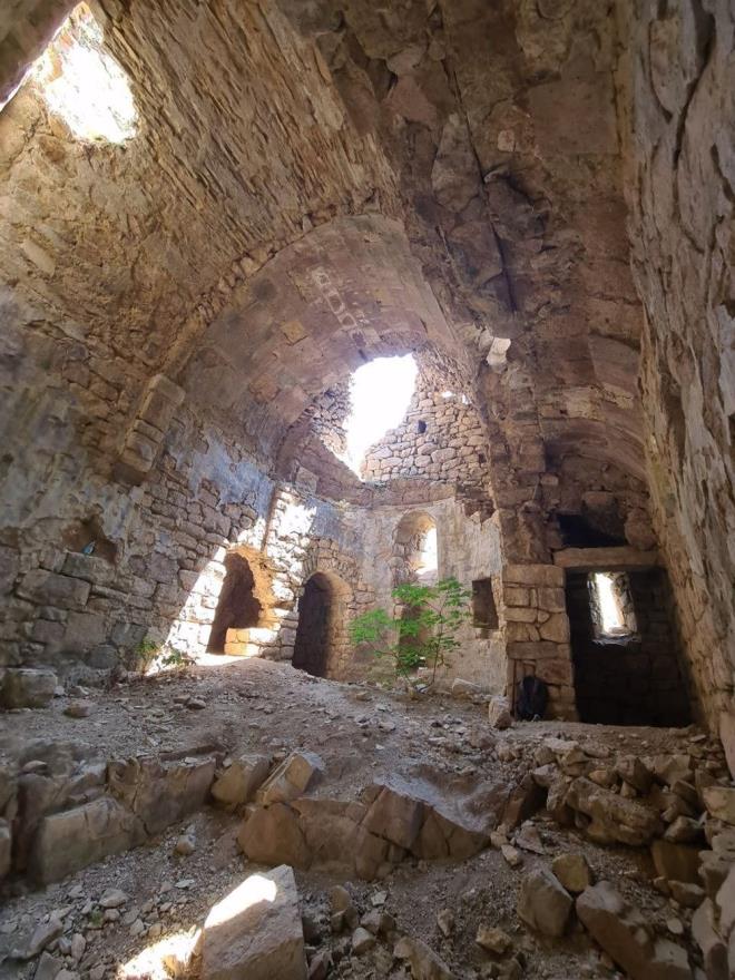 Artvin'in Smela's olmaya aday kilisenin iinde kemer kpr, souk hava depolar, mahzenler ve yer alt maaralar tespit edildi.