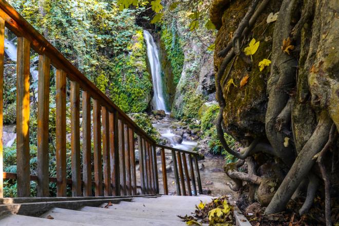 Hatay'n Defne ilesindeki Harbiye elaleleri'nde sonbaharn gelmesiyle gzel manzaralar olutu.