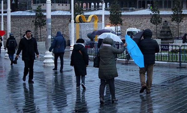 Orhan en'in verdii bilgiye gre scaklklar cuma gnne kadar srekli d gsterecek. te verdii bilgiler:  <br>-Scaklklar bu akamdan itibaren kuzeyde 4-5 C i dou blgelerde 7-8 C decek. Bu d 2 gn srecek Cuma gn yala birlikte souk hava terk ederek getiimiz hafta gibi olmasa da scaklklar 3-4 C ykselecek. Gene gney blgelerde YAI YOK