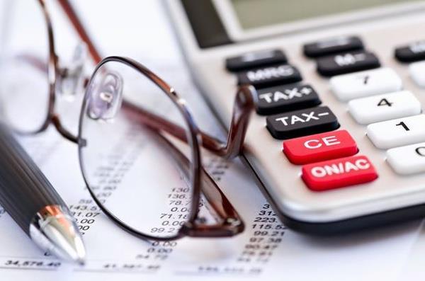 kinci seenekte EYT?lilerin de en ok istedii gibi sigortallk sresine baklmas deerlendiriliyor. Bu erevede  zm nerisi olarak sigorta sresine baklp, yaa baklmadan emeklilik gndeme gelecek.