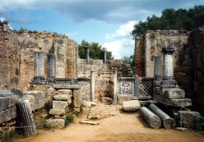 Yunanistan Kltr ve Spor Bakanl,  arkeologlarn binalarn zenle yeniden tasarladn belirterek, alann tarihleri ve eserlerini ieren bilgilerle sunulduunu aktard.