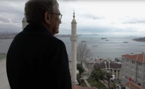 Yap Kredi Yaynlar'ndan Orhan Pamuk aklamas    <br> Yap Kredi Yaynlar, "Orhan Pamuk?un yaynevimiz tarafndan yaymlanan Veba Geceleri romannda ?Mustafa Kemal Atatrk ve Trk bayrana hakaret ettii? gerekesiyle yeniden soruturma almas kararn kayg ve zntyle karladk." aklamasn yapt.