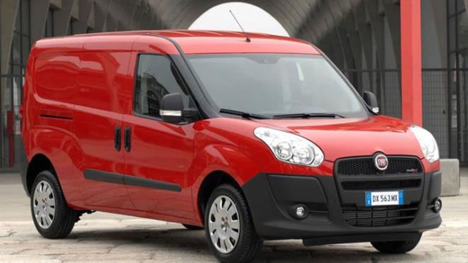 Ekim aynda ikinci el online hafif ticari ara pazarnda toplam 21 bin 938 sat gerekleti.    Fiat Doblo 2 bin 606 adetle ekim aynn en ok satlan modeli olurken, Ford Transit/ Tourneo Courier 2 bin 366 adetle ikinci ve Fiat Fiorino da 2 bin 211 adetle nc oldu.