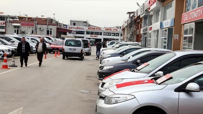 lk n ardndan 11 bin 333 satla Fiat, 6 bin 860'la Opel, 6 bin 386 adetle Mercedes?Benz, 6 bin 227 adetle BMW, 6 bin 116 adetle Hyundai, 5 bin 621 adetle Peugeot ve 4 bin 291 adetle Toyota ilk on iinde yer ald.