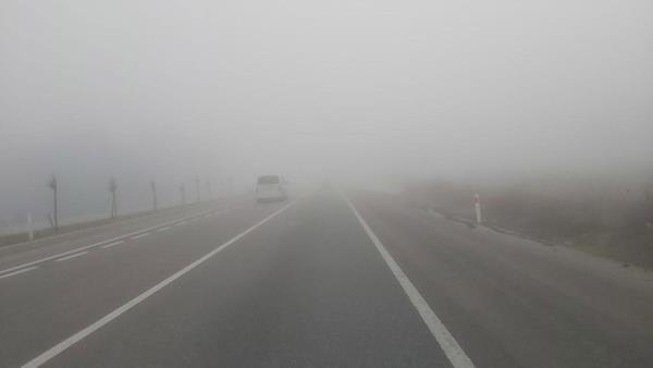 Marmara: Paral ve az bulutlu, zamanla yer yer ok bulutlu, le saatlerinden sonra Krklareli, stanbul, Kocaeli ve Sakarya'nn kuzey kesimleri ile akam saatlerinde anakkale'nin i, Balkesir'in kuzey kesimlerinin yerel olmak zere saanak yal geecei tahmin ediliyor. Bu sabah ve gece saatlerinde yer yer sis ve pus olay bekleniyor.