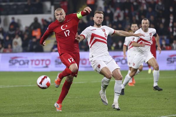 4. HTMAL: Karada'e yenilirsek, Norve'in de kaybetmesini bekleyeceiz. Bu malarda alnn skorlara gre genel averaj ikinciyi belirleyecek.