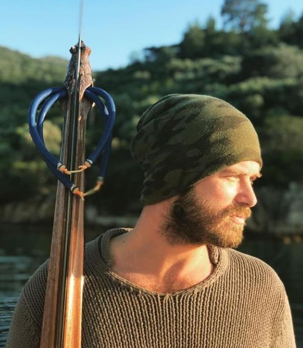 "ok ocuklu bir aileden geliyorum" demiti  <br>  Daha nce verdii bir rportajda 'baba' olma ile ilgili hislerini ve dncelerini aklayan Kvan Tatltu "5 ocuklu bir aileden geliyorum, 2 erkek kardeim ve 2 kz kardeim var. ok ocuklu bir aileden geliyorum. ocuklar ok seviyorum. Onlar bizim geleceimiz. Baba olmak isterim" demiti.