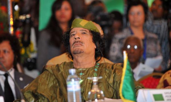 D�nya, Kaddafi'nin �ld�r�lmesini ve medyan�n bu �l�m� ele al���n� tart���yor. Tarihe damga vuran di�er diktat�rlerin de sonu farkl� olmam��t�. Halklar� taraf�ndan istenmeyen adam ilan edilen diktat�rlerin �o�u ecelleriyle de�il kur�una dizilerek, intihar ederek ya da idam edilerek �l�yor.