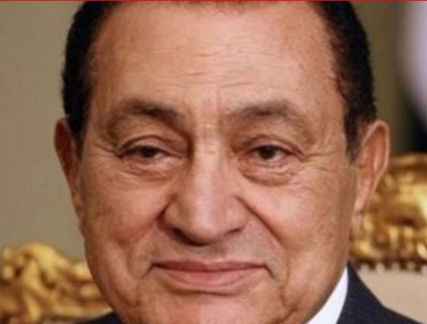 H�sn� M�barek-M�s�r Demir kafes arkas�nda M�s�r’da bu y�l ocak ay�nda ba�layan y�netim kar��t� protestolara direnemeyerek 30 y�l s�ren iktidar�n� 11 �ubat’ta b�rakan 83 ya��ndaki M�barek, bir ay sonra tutukland�.