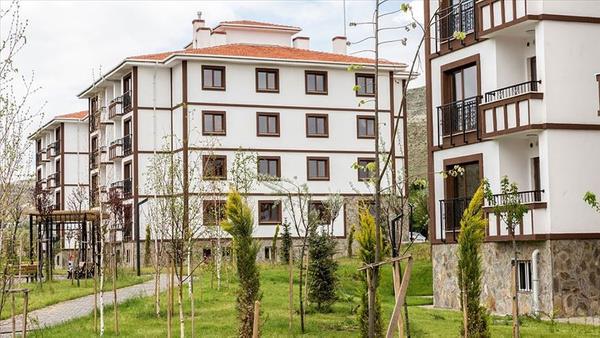 Az peinat, dk taksit  <br>  Kural satlara bavuru yapacak vatandalar yzde 10, 12, 15, 20, 25 peinat ve 96, 108, 120, 180 ve 240 ay vade ile konut sahibi olabilecek.