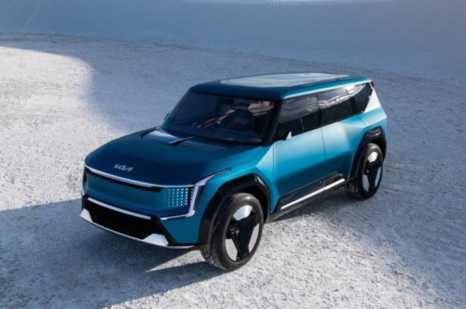 irketten yaplan aklamaya gre, keskin kenarl d hatlarn tasarmnda doada bulunan kristaller ve kayalardan ilham alnm.