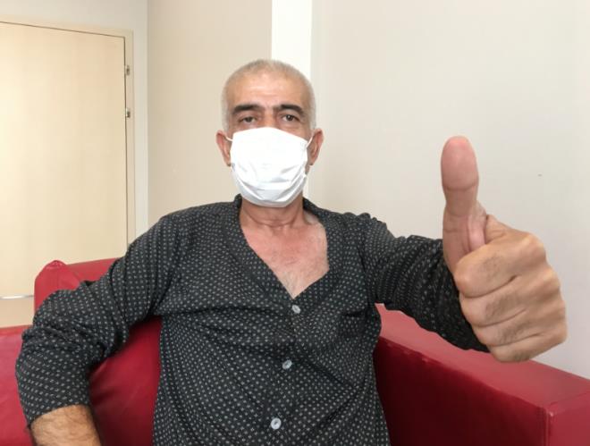 'TRKYE'DE LK OLDU'     Uyutulmayan hastayla konuularak yaplan ameliyatta pankreas, onikiparmak barsa, safra yollar, karacierin sa taraf, dalak, apandis, kaln barsann 3'te 2'sini, midenin 3'te 2'sini ve bu organlarn etrafndaki lenf bezlerini kardklarn anlatan Do. Dr. akr, bu organlarn her birinin ayr ayr hastalar iin girilen byk birer ameliyat olduunu syledi.