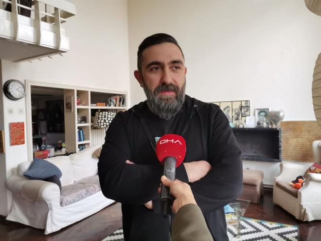 "TRKYE'DE BLDMZ RNE YOK"    Midas'n veterineri Reat Nuri Aslan, "Midas genetik mutasyon sonucu 4 kulak kepesiyle dodu. Duyma sorunu yaamyor, salna bir etkisi yok. Ayn zamanda enesinde genileme var, dili srekli darda. Trkiye'de bizim bildiimiz baka bir rnei yok, Midas' tek" diye konutu.