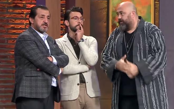 TV8'de yaynlanan Masterchef Trkiye 2021'in elenen yarmaclarndan Tunahan Ak'tan Acun Ilcal'y kzdracak hareket... Yarmann sempatik tavrlaryla ve alatan hayat hikayesiyle dikkat eken yarmaclarn Tunahan Ak, sosyal medya hesabndan yapt paylamda yarmann 'kurgu' olduuna dair yaplan bir paylam beendi.