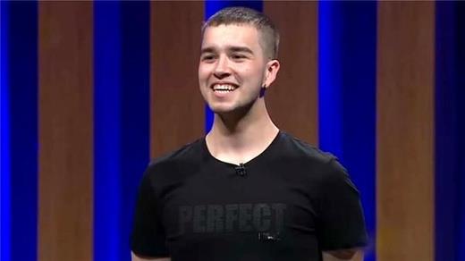 TV8 ekranlarnda yaynlanan, jri koltuunda Mehmet Yalnkaya, Somer Sivriolu ve Danilo Zanna'nn oturduu Masterchef Trkiye her ynyle konuulmaya devam ediyor.  MasterChef Trkiye'de yarmaya veda eden Tunahan Ak'tan ok konuulacak bir hamle geldi. Ak, sosyal medyada programn kurgu olduunu ne sren bir paylam beendi.