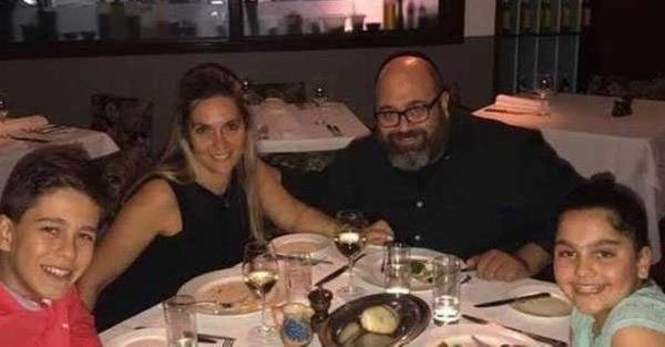 Sivriolu "Zor gnler geiriyorum. Ailem, ocuklarm ve i hayatmn etkilenmemesi iin abalyorum" ifadelerini kullanmt.