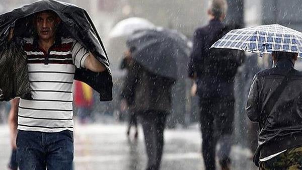 Marmara: Paral ve az bulutlu, gece saatlerinden sonra Trakya kesimi ile anakkale evrelerinin ok bulutlu ve aralkl yamur ve saanak yal geecei tahmin ediliyor. Sabah ve gece saatlerinde yer yer pus ve sis hadisesi bekleniyor.