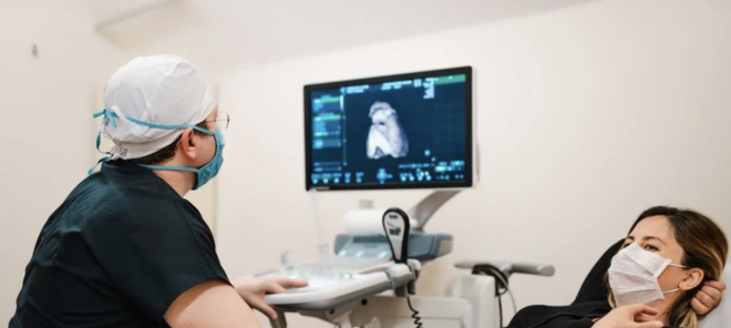 DELTA VARYANTI LE L DOUM ORANLARI 4 KART ARTTI    te yandan, ABD?de Delta varyantnn hakim olduu l doum orannn daha yaygn olduu akland. Temmuz-Eyll 2021 arasnda l doum oranlar drt kat artt. Covid nedeniyle solunum cihazna ihtiya duyan enfekte kadnlarn l doum yapma olasl daha yksekti.