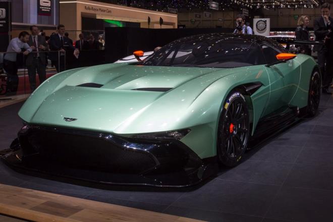 23. ASTON MARTN VULCAN    2.3 MLYON DOLAR