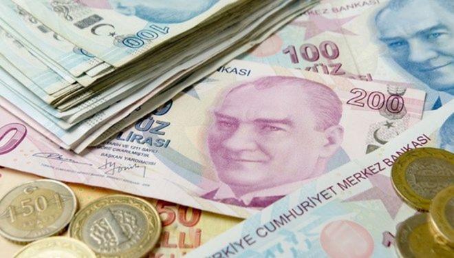 ASGAR CRET NASIL BELRLENYOR?    Milyonlarca alan ilgilendiren asgari cret, Asgari cret Tespit Komisyonu'nun yapaca toplantlarla belirleniyor.    i tarafn Trk-'in, iveren tarafn Trkiye veren Sendikalar Konfederasyonunun (TSK) temsil ettii Komisyon, aralk ay sonuna kadar yapaca drt toplantyla yeni ylda geerli olacak asgari cret rakamn belirleyecek.