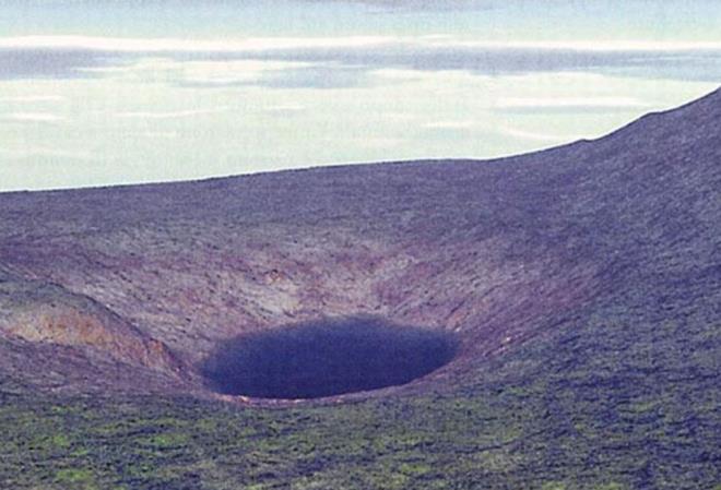 NASA aklad: Hiroima'ya braklan atom bombasndan 800 kat daha gl asteroit Dnya'ya yaklayor (Tunguska olay tekrarlayacak m?) - 7  HROMA'YA ATILANDAN 800 KAT, NAGAZAK'YE ATILANDAN 600 KAT DAHA GL    Asteroid, Tunguska Nehri?nin birka kilometre yukarsnda havada patladnda, 12 megatonluk byk bir patlama meydana geldi ve binlerce kilometre genilliinde bir ykma neden oldu. Bu, onu kinci Dnya Sava srasnda ABD tarafndan  Hiroima?ya atlan 15 kilotonluk atom bombas "Kk ocuk"tan 800 kat daha gl, Nagazaki'ye  gn boyunca atlan 20 kilotonluk "iman Adam"dan 600 kat daha gl yapyor.