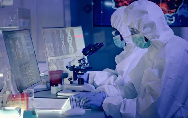 ALMANYA'daki saygn bir profesr, yeni tip koronavirsn (Kovid-19) Omicron varyantnn ilk kez tespit edildii Gney Afrika'daki doktorlarn varyantn daha az iddetli semptomlara neden olduunu sylemesinin ardndan arpc aklamalarda bulundu.