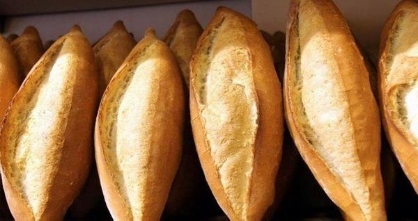 Mula'da yzde 25 zam<br>  Mula?nn Ortaca ilesinde ekmek fiyatlar 2 liradan 2.50 liraya kt. Zamdan ekmein yan sra dier unlu mamller de etkilendi. 2 liraya satlan simit 3 liraya kartlrken, daha nce 5 liraya satlan tam buday ekmei ise 6 liradan satlmaya baland.